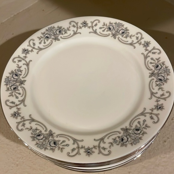Vintage-Johann Haviland Bavaria Rhineland Plate Bundle 8-7.75"  Salad Plates. - Picture 8 of 12